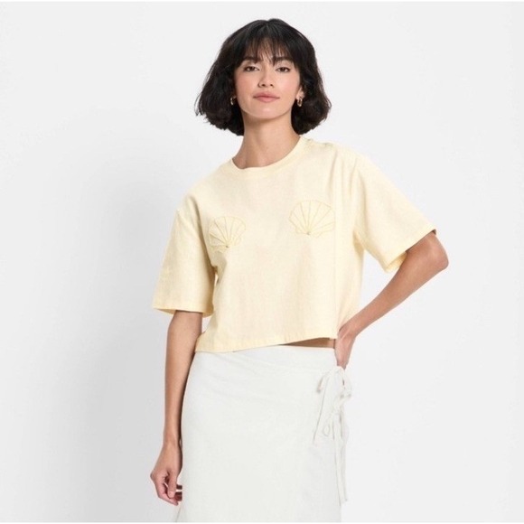 Future Collective Tops - Future Collective Women's Short Sleeve Seashell Beaded T-Shirt Medium Cream NWT